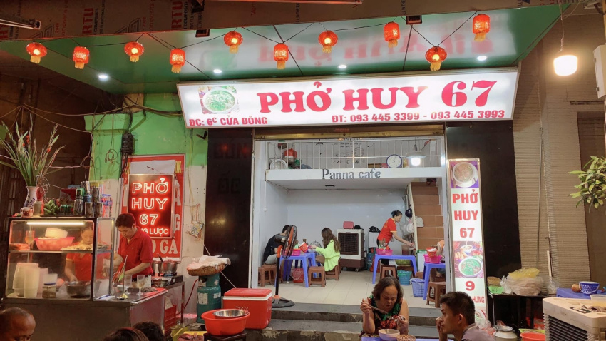 delicious pho restaurant in hanoi, delicious restaurant in hanoi, good night eatery in hanoi, hanoi cuisine, hanoi specialties, night noodle shop, what do vietnamese stars eat?, famous delicious night pho restaurant in hanoi, ‘suck’ many stars to enjoy