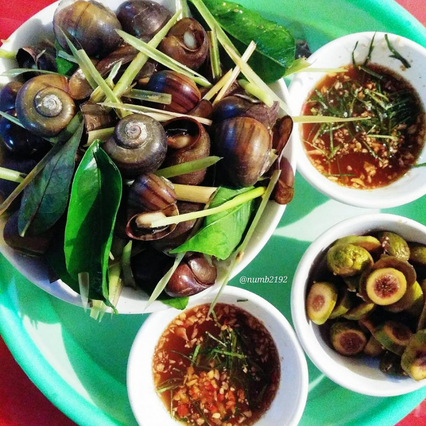 autumn in ha noi, delicious boiled snail shop, delicious restaurant in hanoi, hanoi cuisine, hanoi specialties, hanoi winter, winter food, 3 delicious boiled snail shops in hanoi when it’s cold, it’s crowded with customers