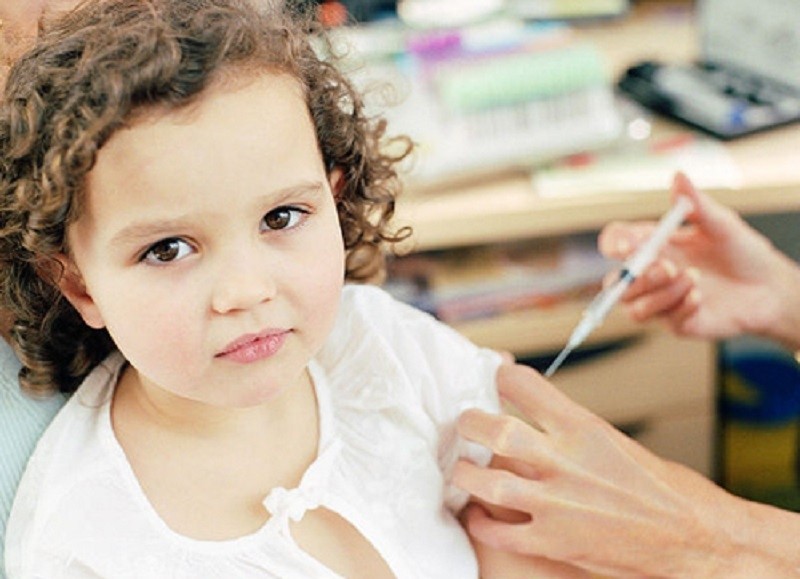 10 mũi tiêm quan trọng nhất để bảo vệ sức khỏe cho con bạn
