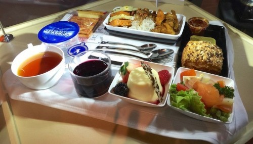 10 hãng hàng không cung cấp bữa ăn ngon nhất thế giới