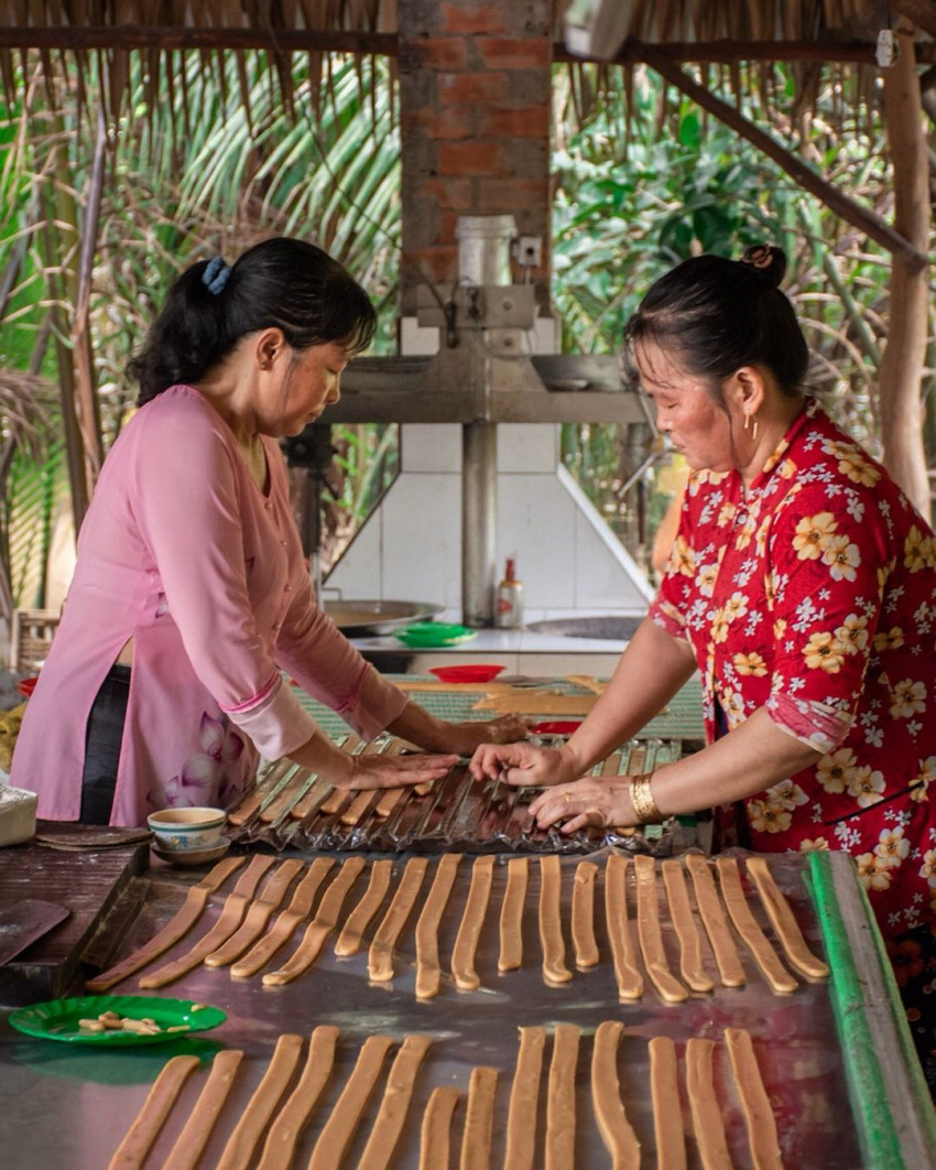 coconut candy, vietnamese specialties, western specialties, western travel, coconut candy – the sweet nostalgia of western specialties