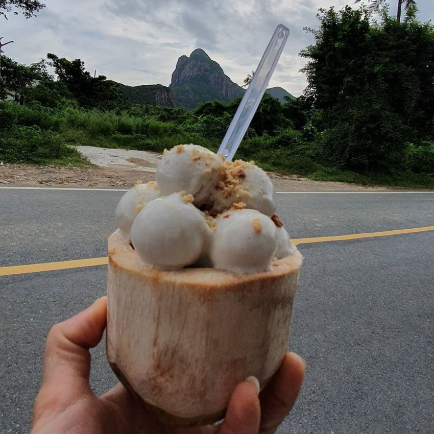 Con Dao coconut ice cream, a dish that promises to cause a fever at the end of 2020 in Hanoi