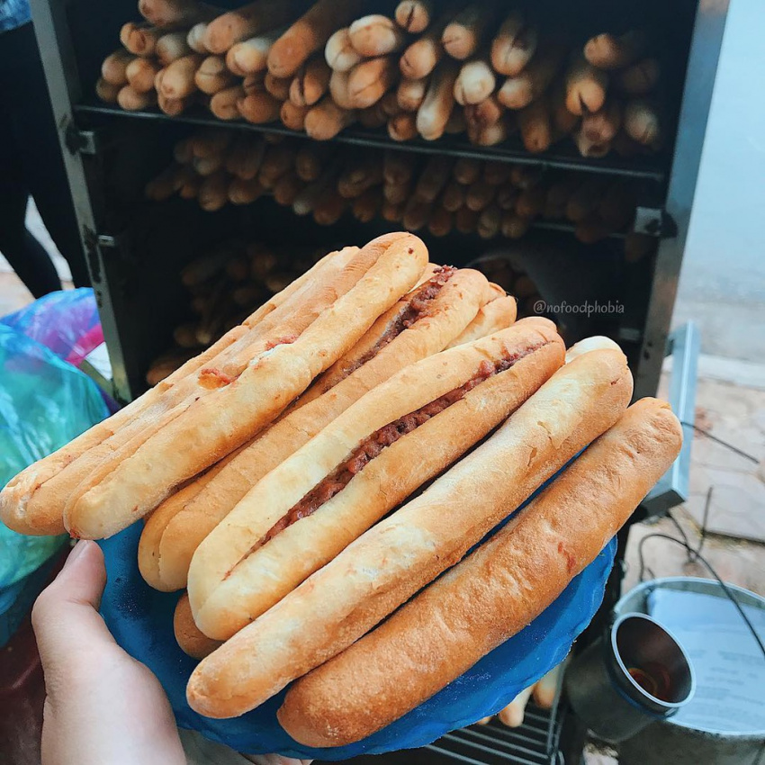 bread, streets cuisine, types of vietnamese bread, vietnam tourism, vietnamese specialties, 4 famous delicious bread dishes, hearing the name is knowing the place of vietnam