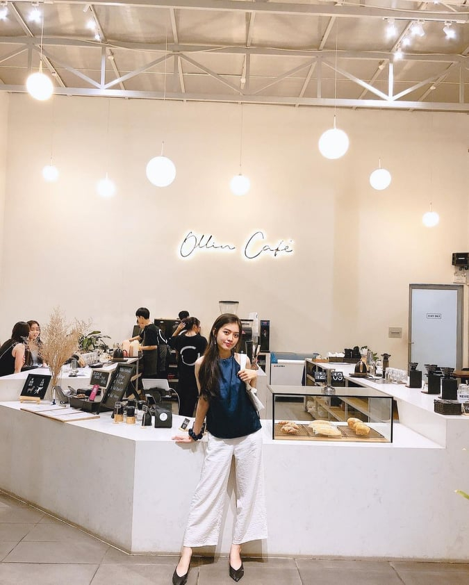 a beautiful cafe, coffee shop, nice cafe in saigon, 3 beautiful black coffee shops for people who like new things in saigon