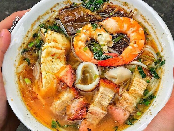 good restaurant in saigon, saigon cuisine, saigon delicacies, street food, streets cuisine, thai vermicelli, 5 irresistible delicious thai noodle shops in saigon