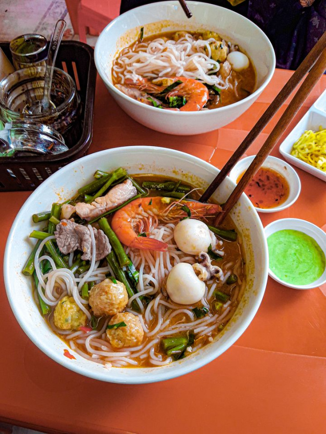 good restaurant in saigon, saigon cuisine, saigon delicacies, street food, streets cuisine, thai vermicelli, 5 irresistible delicious thai noodle shops in saigon