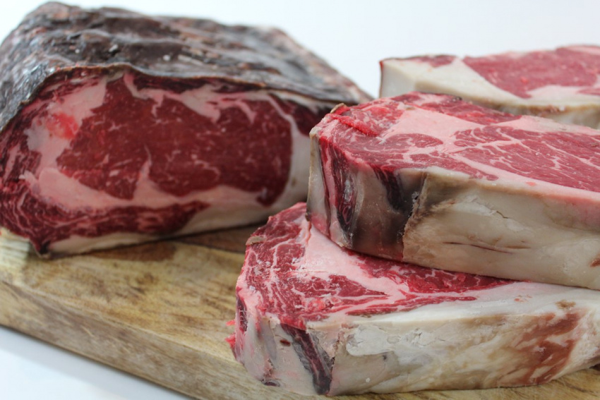 beefsteak, cooking recipe, cuisine, dry-aged, world cuisine, what is dry-aged?  why are cows over 100 days old before processing?