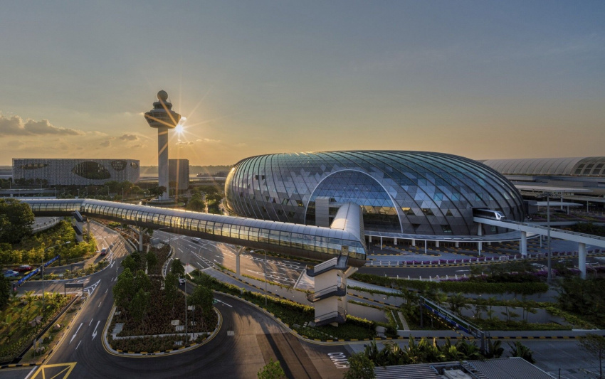 8 experiences that make you forget about waiting at Changi Airport, Singapore