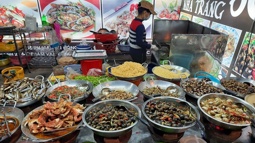good restaurant in saigon, saigon cuisine, saigon delicacies, saigon tourism, snail, street food, streets cuisine, saigon snails and the rustic but generous culinary delights of southerners