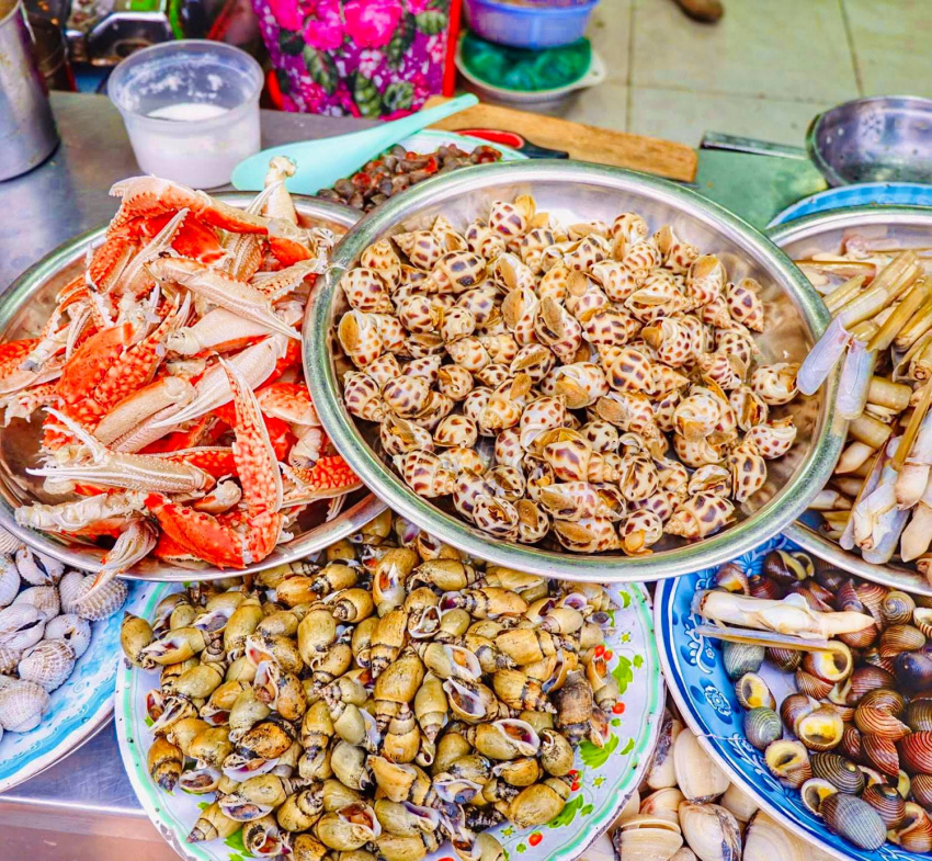 good restaurant in saigon, saigon, saigon cuisine, saigon delicacies, saigon rainy season, saigon tourism, what to eat in the rain in saigon?