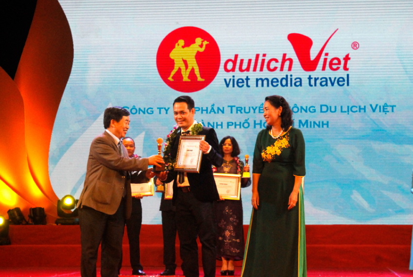 du lịch việt vinh dự 5 năm liền đón nhận giải thưởng du lịch việt nam