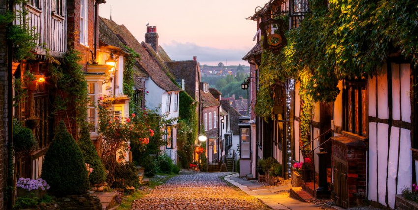 7 beautiful villages like stepping out of a fairy tale in England