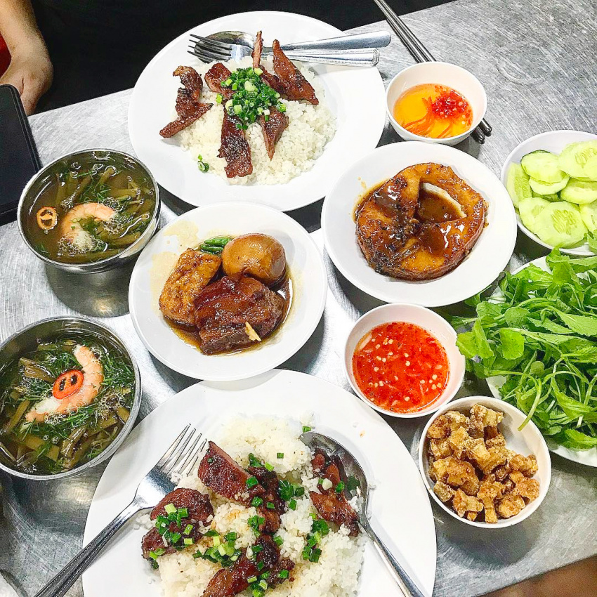 dinner in saigon, good night eatery, good restaurant in saigon, saigon cuisine, saigon delicacies, street food, streets cuisine, go out at night without worrying about being hungry with 4 famous nightlife restaurants in saigon