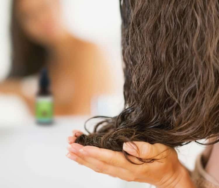 10 bí quyết chăm sóc tóc đẹp toàn diện vào mùa đông bạn gái không nên bỏ qua