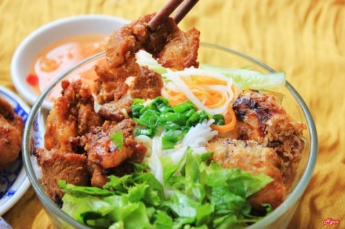 10 quán bún thịt nướng ngon nhất ở Đà Nẵng