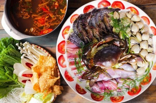 10 nhà hàng buffet cao cấp có tôm hùm ở Hà Nội