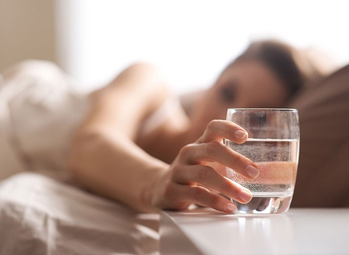 10 thói quen uống nước sai cách gây hại cho sức khỏe
