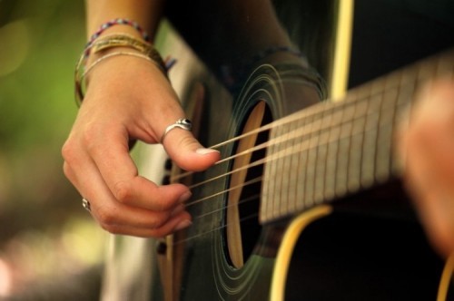 10 điều bạn cần biết khi học guitar - học đàn guitar nhanh nhất