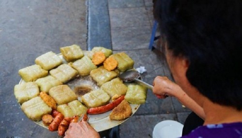 5 Địa chỉ thưởng thức bánh chưng rán ngon nhất Hà Nội