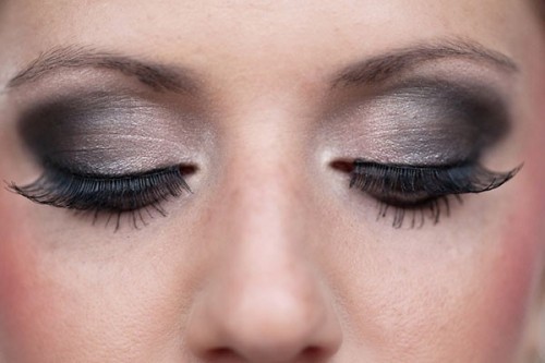 10 thói quen gây hại cho đôi mắt bạn nên biết