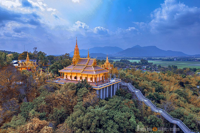 chùa phnom pi tri tôn, chiêm ngưỡng ngôi chùa phnom pi tri tôn mái vàng tường trắng tuyệt đẹp ở an giang