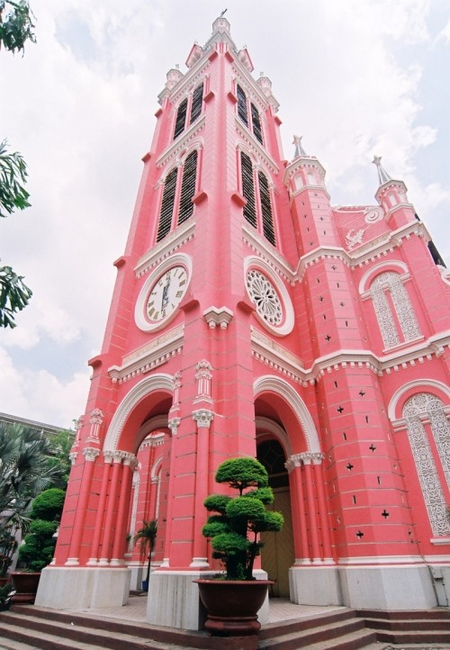 10 nhà thờ nổi tiếng nhất việt nam