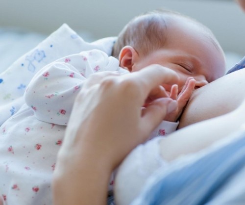 7 cách chữa nấc cụt cho trẻ sơ sinh và trẻ nhỏ