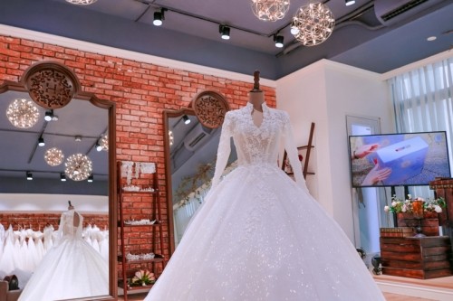 Cùng nhìn 74+ ảnh váy cưới lấp lánh đẹp nhất - Sai Gon English Center