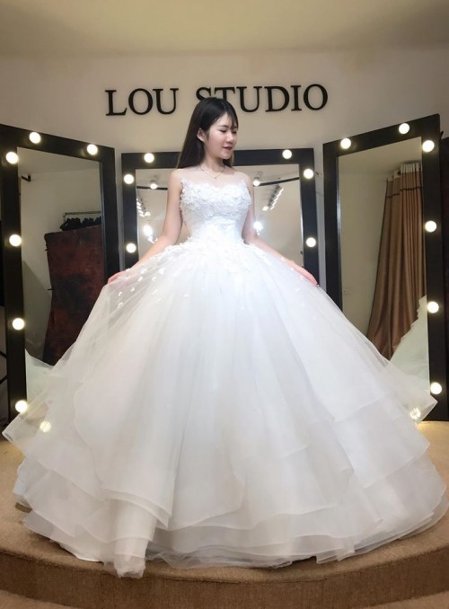 Váy cưới Hàn Quốc Young Bridal - Váy cưới Hàn Quốc Young Bridal Ô 5 tầng 3,  toà D2 Giảng Võ, HN 0996131846 | Facebook