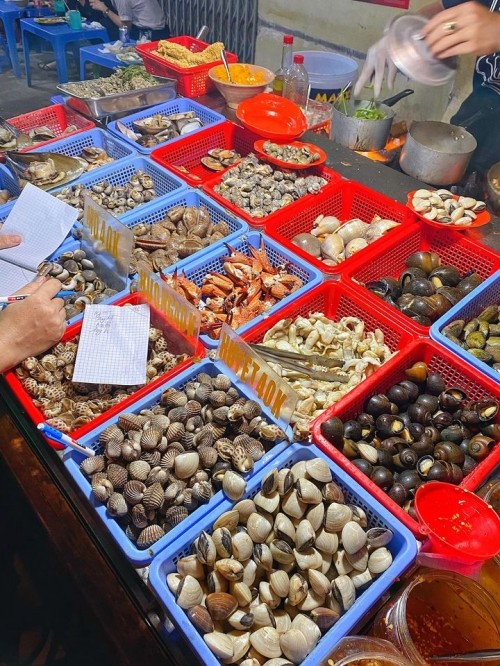 10 cheapest delicious snail shops in Saigon young people can't ignore