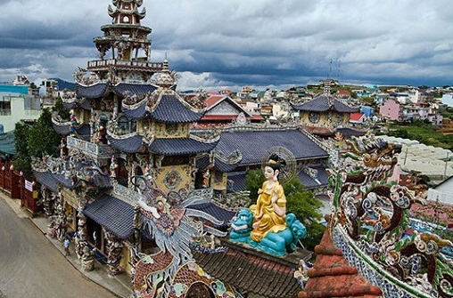 top 8 ngôi chùa linh thiêng, nổi tiếng nhất việt nam