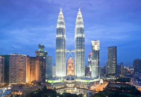 tháp đôi petronas – biểu tượng nổi tiếng ở malaysia