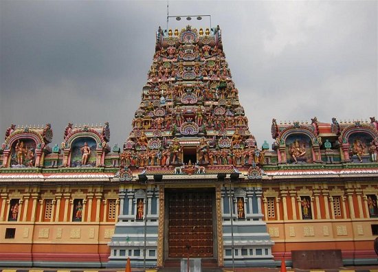 ghé thăm những ngôi đền hindu độc đáo ở malaysia