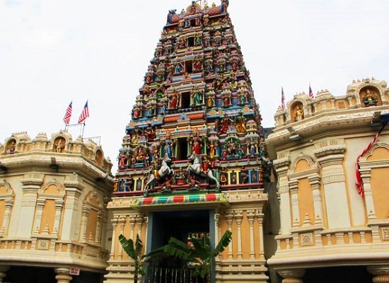 ghé thăm những ngôi đền hindu độc đáo ở malaysia