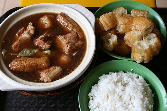 Thưởng thức các món ăn trong nền ẩm thực Singapore