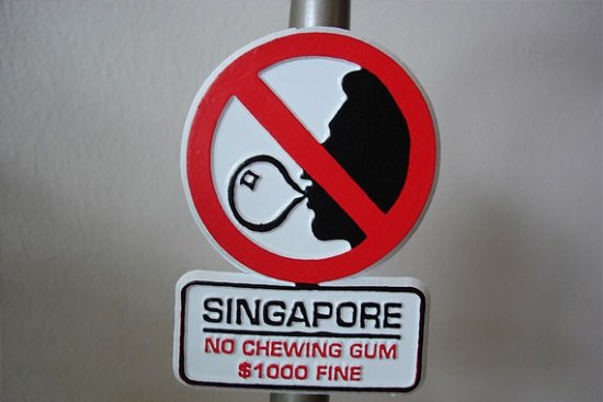 một vài luật cấm ở singapore mà du khách cần biết