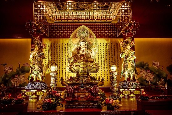 viếng thăm chùa răng phật nổi tiếng ở singapore