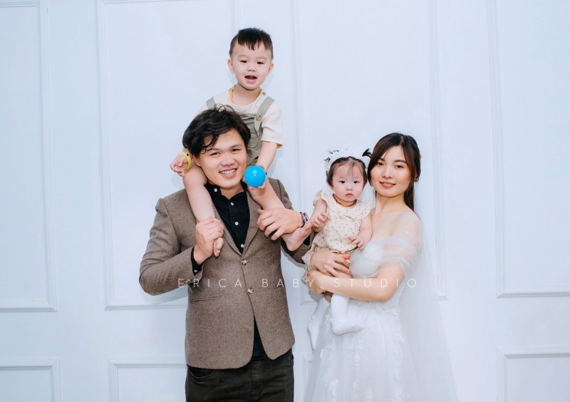 Chụp ảnh gia đình tại Biên Hòa là cách tuyệt vời để ghi lại những ngày tháng đầm ấm, hạnh phúc bên những người thân yêu. Những bức ảnh đẹp và sống động sẽ giúp gia đình quý khách lưu giữ lại những khoảnh khắc đáng nhớ suốt đời.