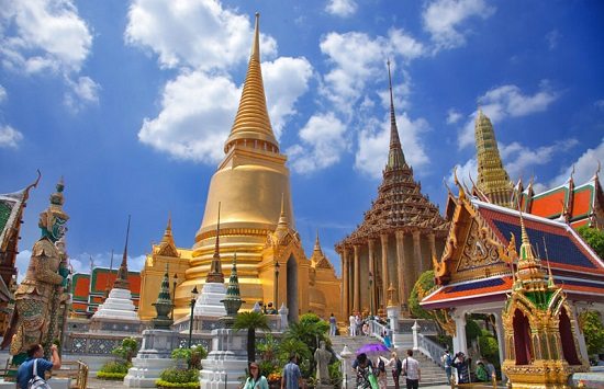 Ghé thăm những ngôi chùa nổi tiếng ở Bangkok