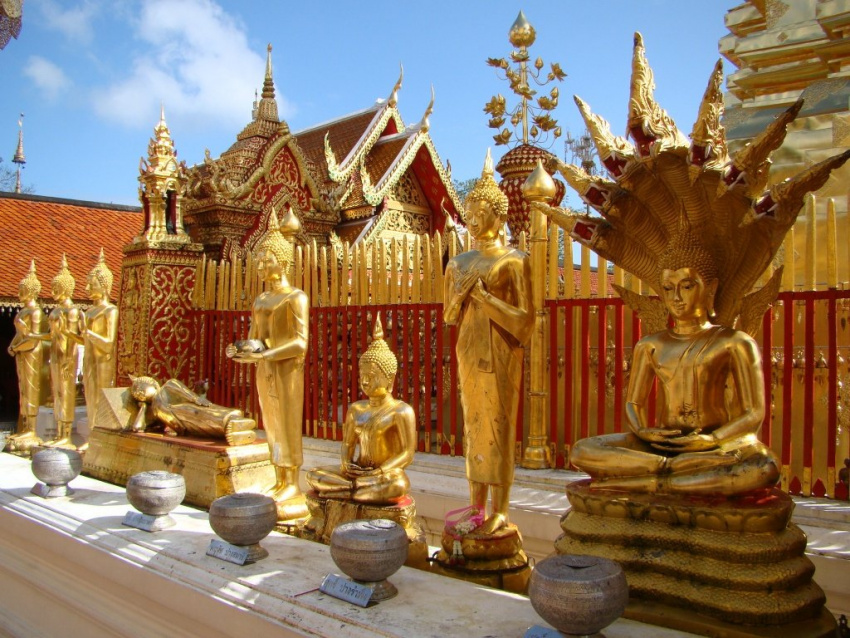 những ngôi chùa nổi tiếng ở thái lan thu hút du khách