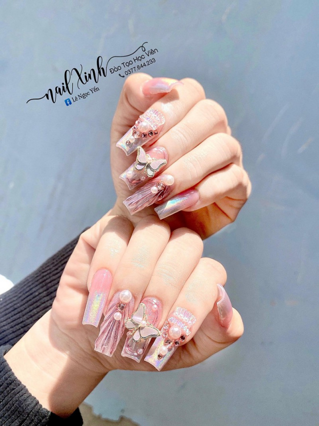 Nếu bạn đang muốn trở thành một chuyên gia làm nail chuyên nghiệp, không có gì tốt hơn là học tập tại các trung tâm đào tạo nghề được uy tín như ở Bến Tre. Với chương trình đào tạo chuyên nghiệp và đội ngũ giáo viên giàu kinh nghiệm, các trung tâm đào tạo nail tại Bến Tre sẽ giúp bạn trở thành một chuyên gia làm nail xuất sắc.