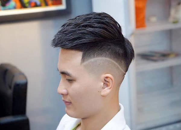 Nắm bắt cơ hội để thưởng thức những hình ảnh ấn tượng về cắt tóc nam đẹp tại Ninh Bình. Bạn sẽ được trải nghiệm một lần cắt tóc chuyên nghiệp và hiện đại chỉ có tại đây. Với sự tận tâm và kĩ năng của các stylist, bạn sẽ trở nên tự tin và thu hút hơn trong mắt người đối diện.
