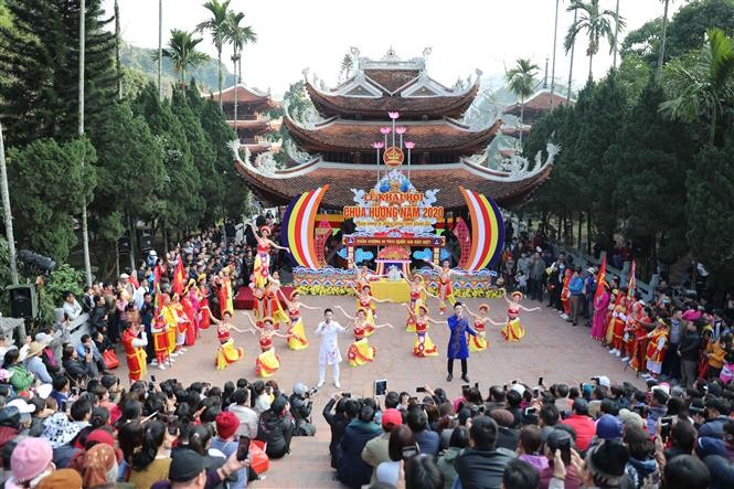 9 Kinh nghiệm đi lễ hội chùa Hương, cách sắm lễ, cầu tài lộc