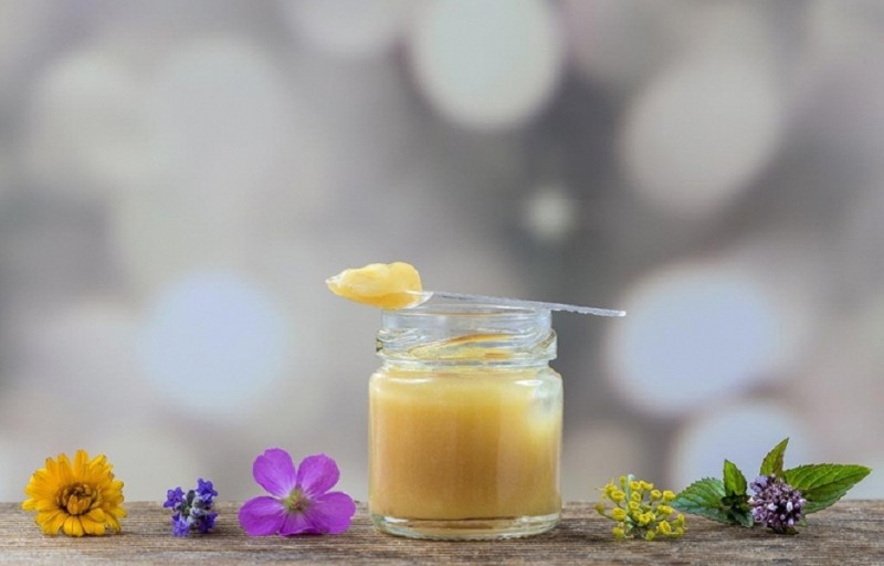7 cách phân biệt sữa ong chúa tươi thật, giả đơn giản và chính xác nhất