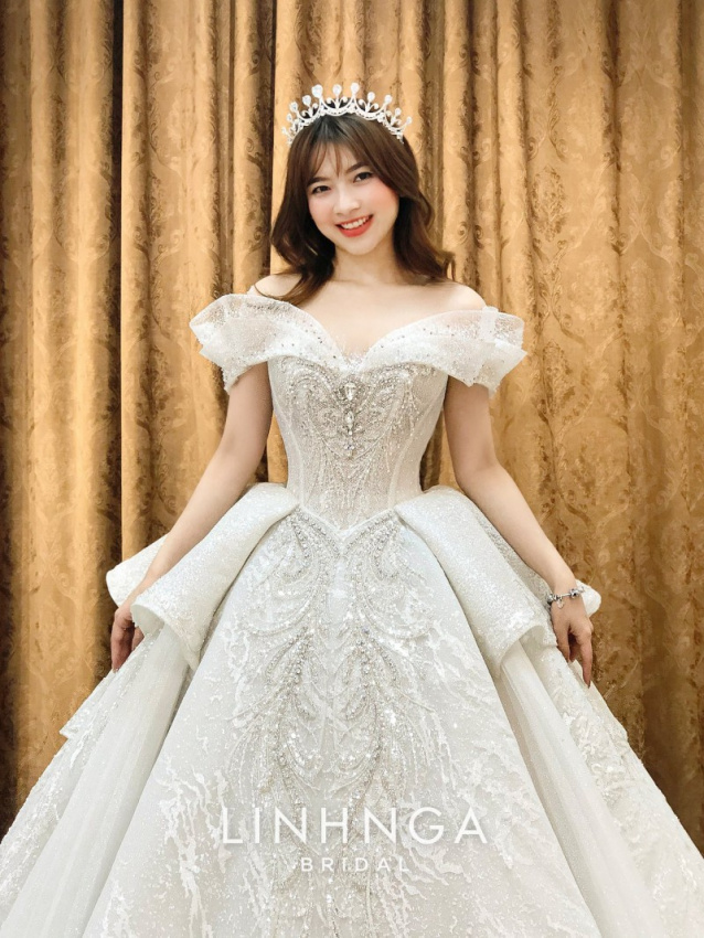 Trở thành nàng công chúa ngọt ngào với váy cưới Linh Nga | Áo dạ hội, Áo váy,  Thời trang cưới