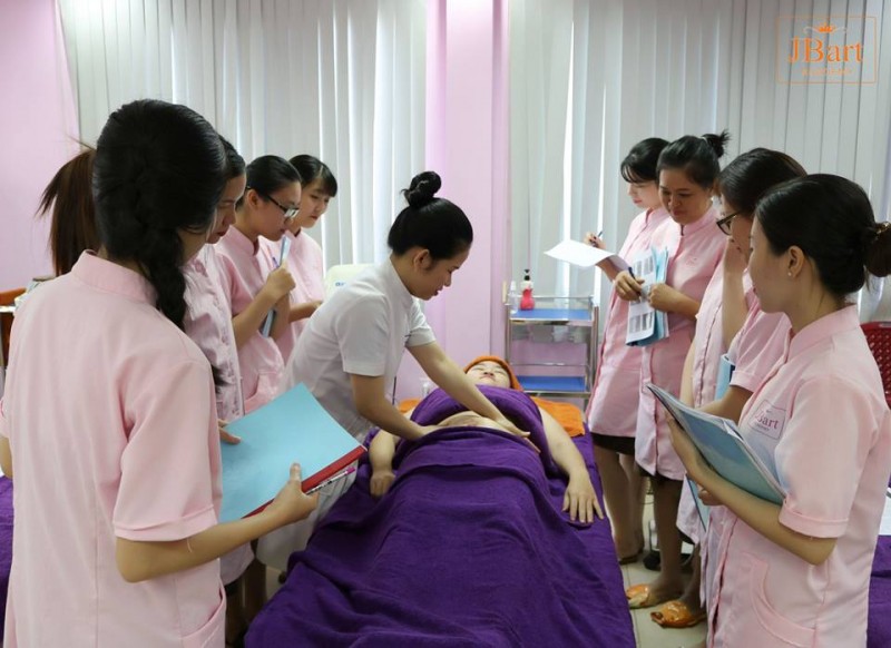 10 trường dạy massage uy tín và chất lượng nhất tphcm