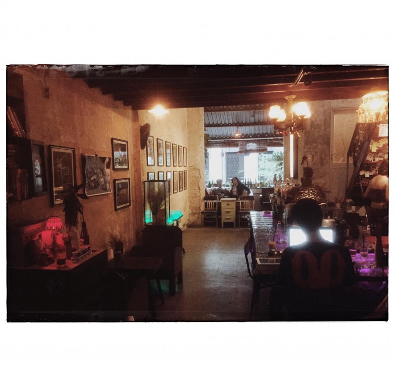 4 quán cafe xinh đẹp ẩn mình trong khu chung cư cũ tại thành phố hồ chí minh
