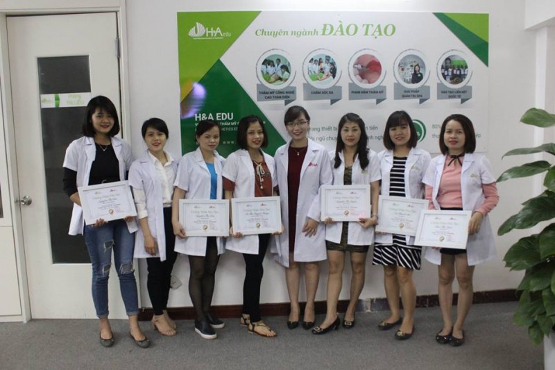 7 Khóa học dạy trị mụn chuyên sâu tốt nhất tại Hà Nội