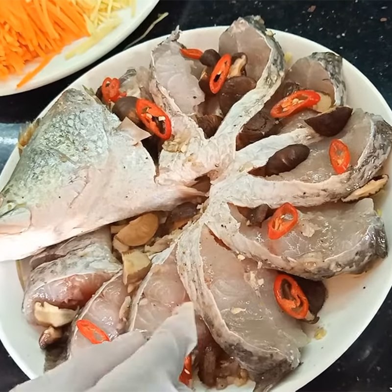 7 công thức làm món cá hấp thơm ngon nhất tại nhà