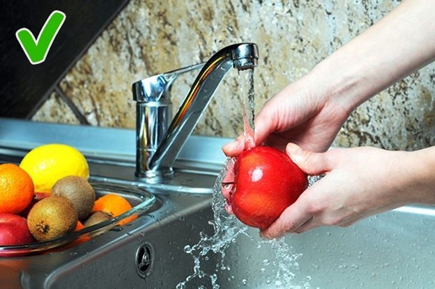 5 thực phẩm bạn phải rửa trước khi ăn hay chế biến